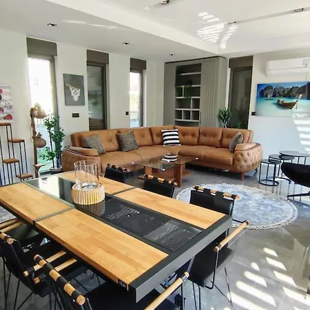 Ultra Luxury Casa Feliz 4*